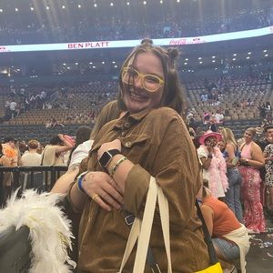 Meet your Posher, Megan